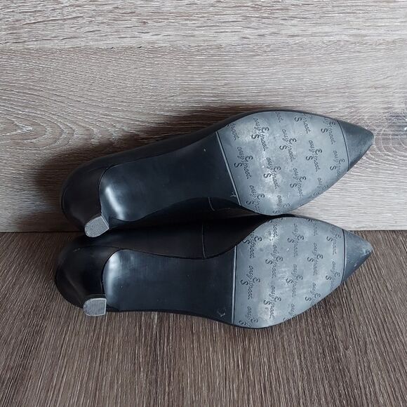 Easy Street Pointe Pump Black Faux Leather Size 7W - Picture 2 of 10